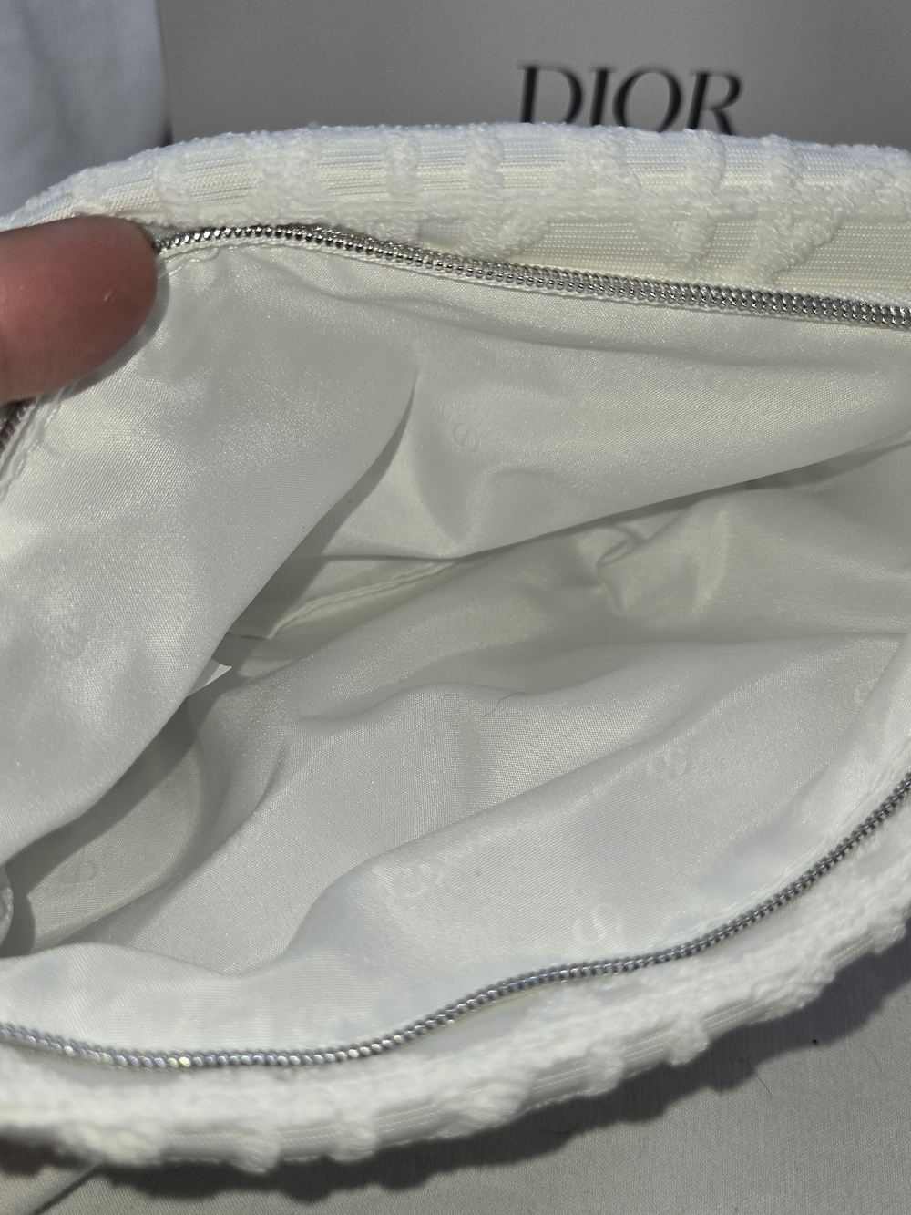 White Embroidered Textured Cosmetic Pouch - Picture 6 of 7